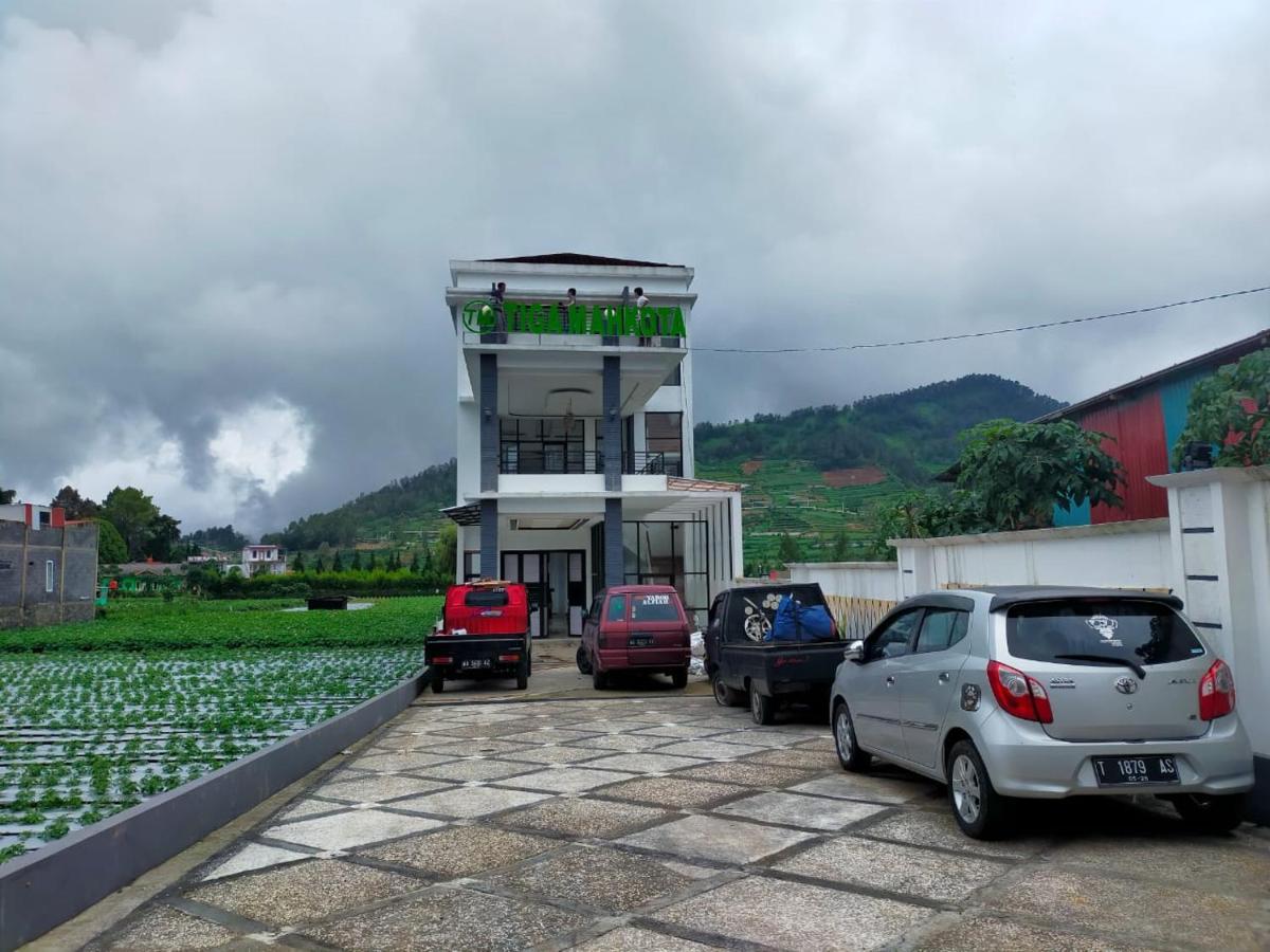 Tiga Mahkota homestay Diyeng Bagian luar foto